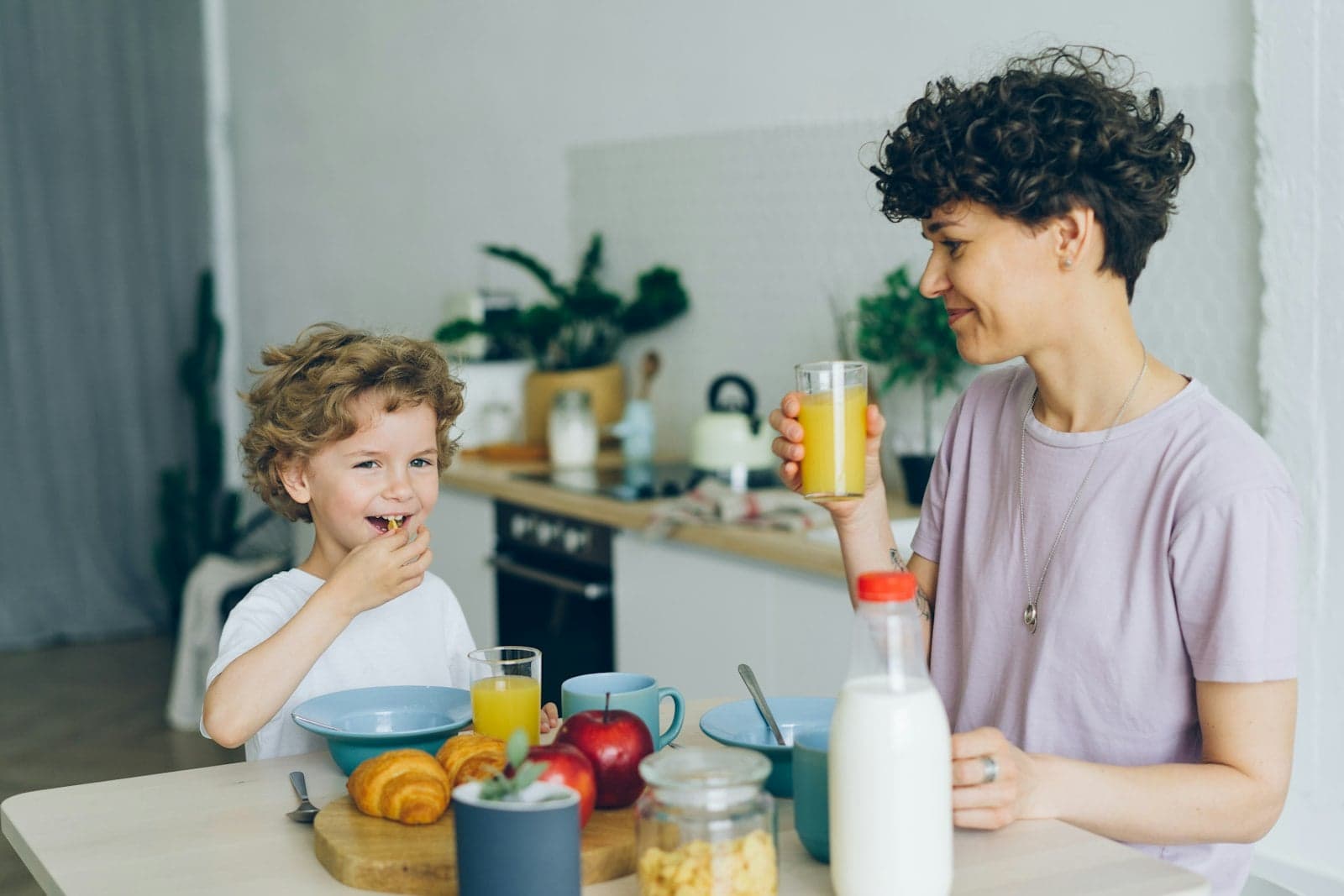 Child Not Eating Well? Causes, Warning Signs, and What Parents Should Do